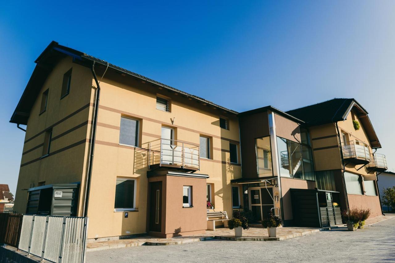 Furman Apartments Slovenja Vas Spodnja Hajdina Zewnętrze zdjęcie